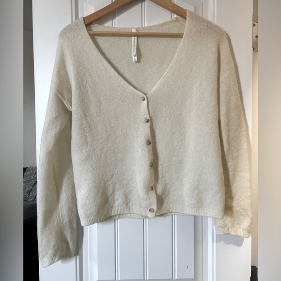 Babaton Sweaters - Aritzia cream wool/cashmere Cardigan